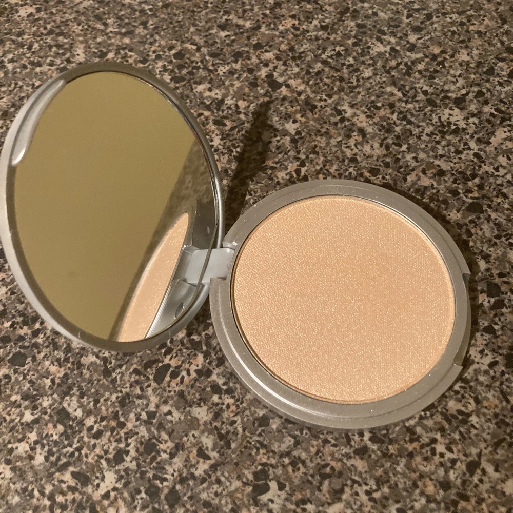 theBalm Mary-Lou Manizer